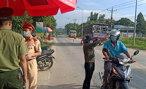 Khoi to nguoi lam lay lan dich anh 1