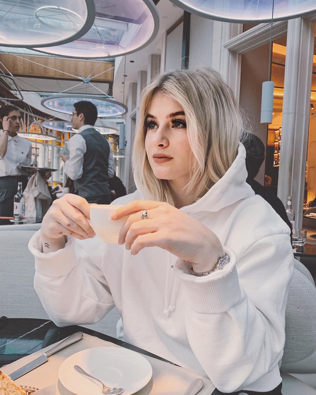 thanh ty phu sau mot dem anh 7