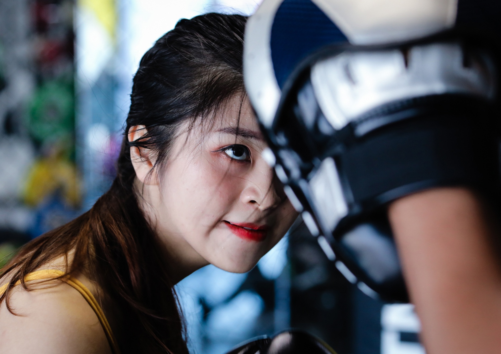 Hot girl mua con so khong ai yeu vi qua manh me hinh anh 10 10_hot_girl_mua_con_zing.jpg