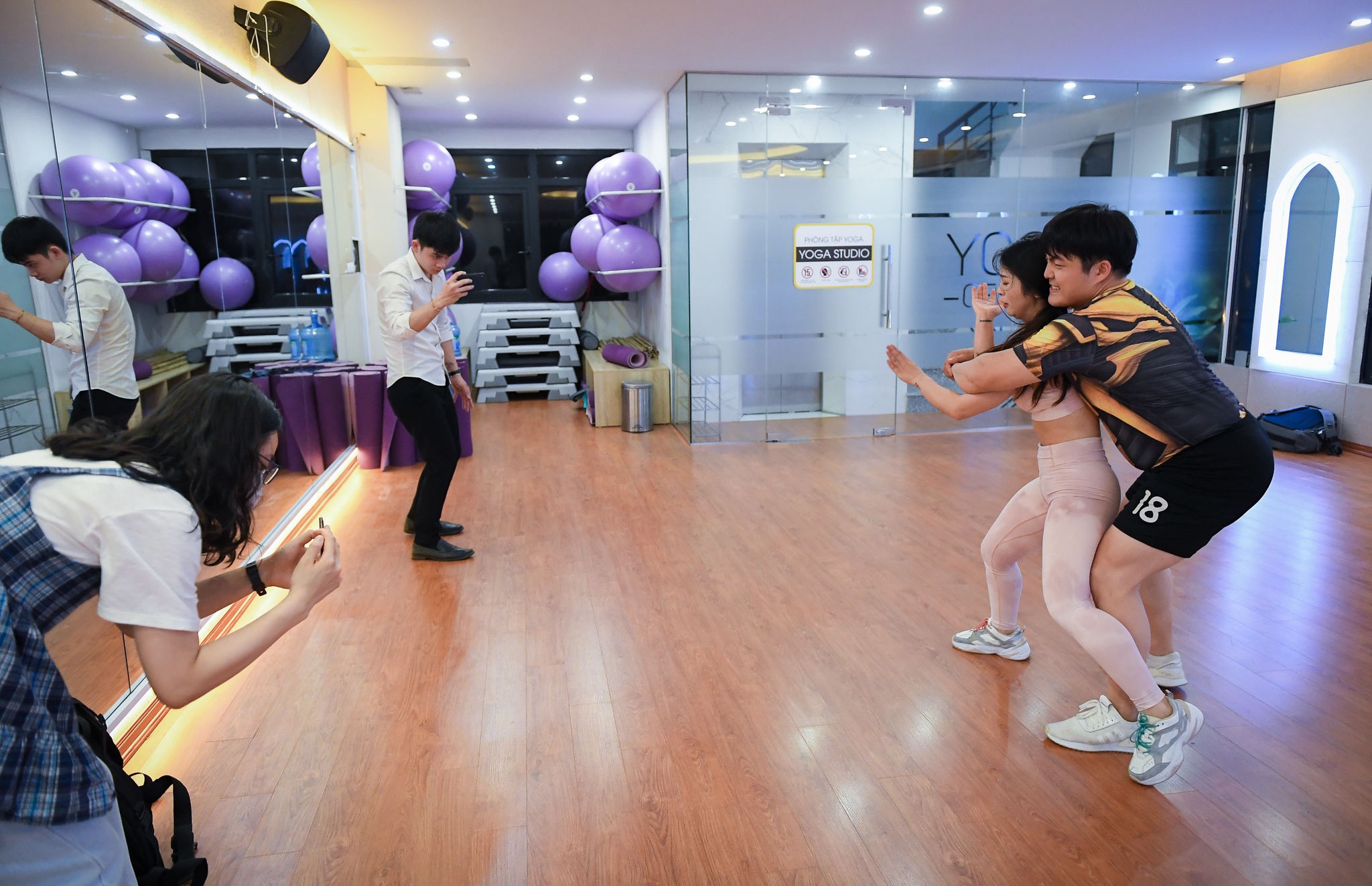 Hot girl mua con so khong ai yeu vi qua manh me hinh anh 13 13_hot_girl_mua_con_zing30.jpg