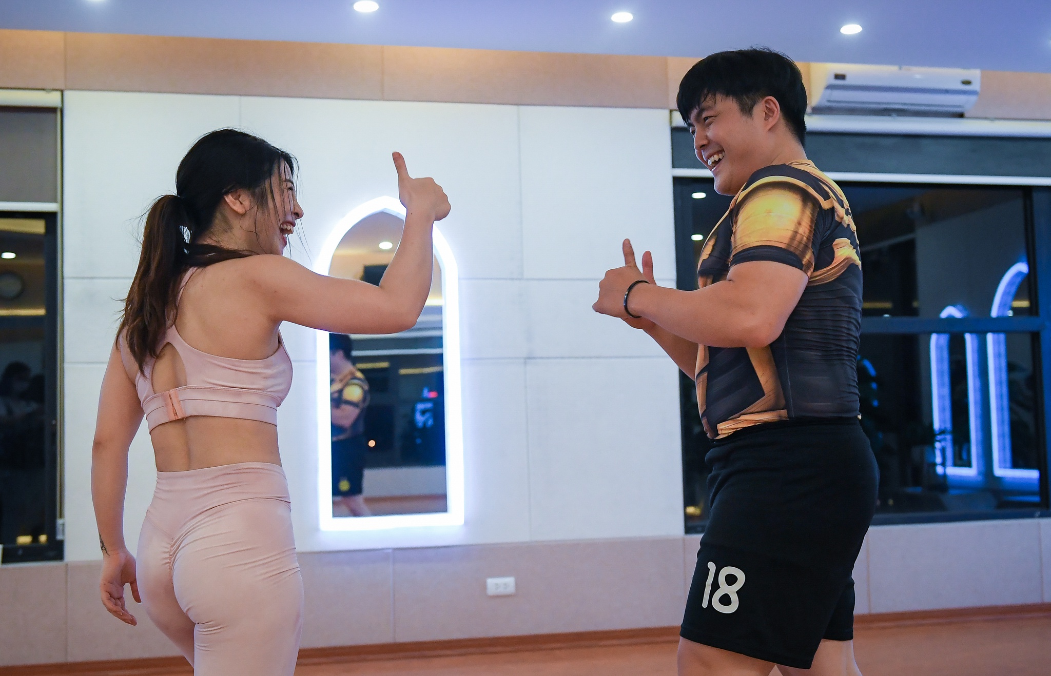 Hot girl mua con so khong ai yeu vi qua manh me hinh anh 16 16_hot_girl_mua_con_zing29.jpg