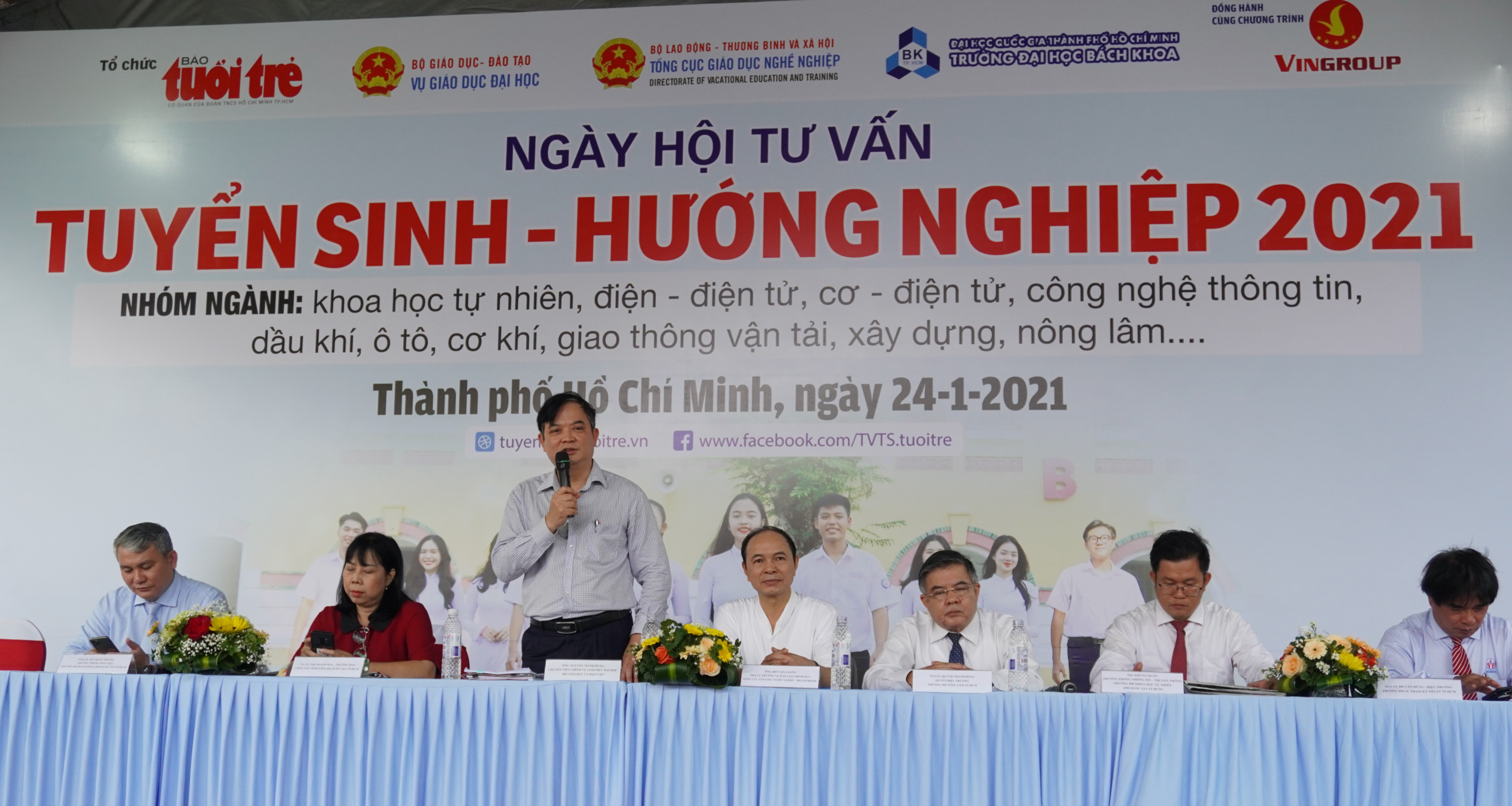 Tuyen sinh dai hoc 2021 anh 1