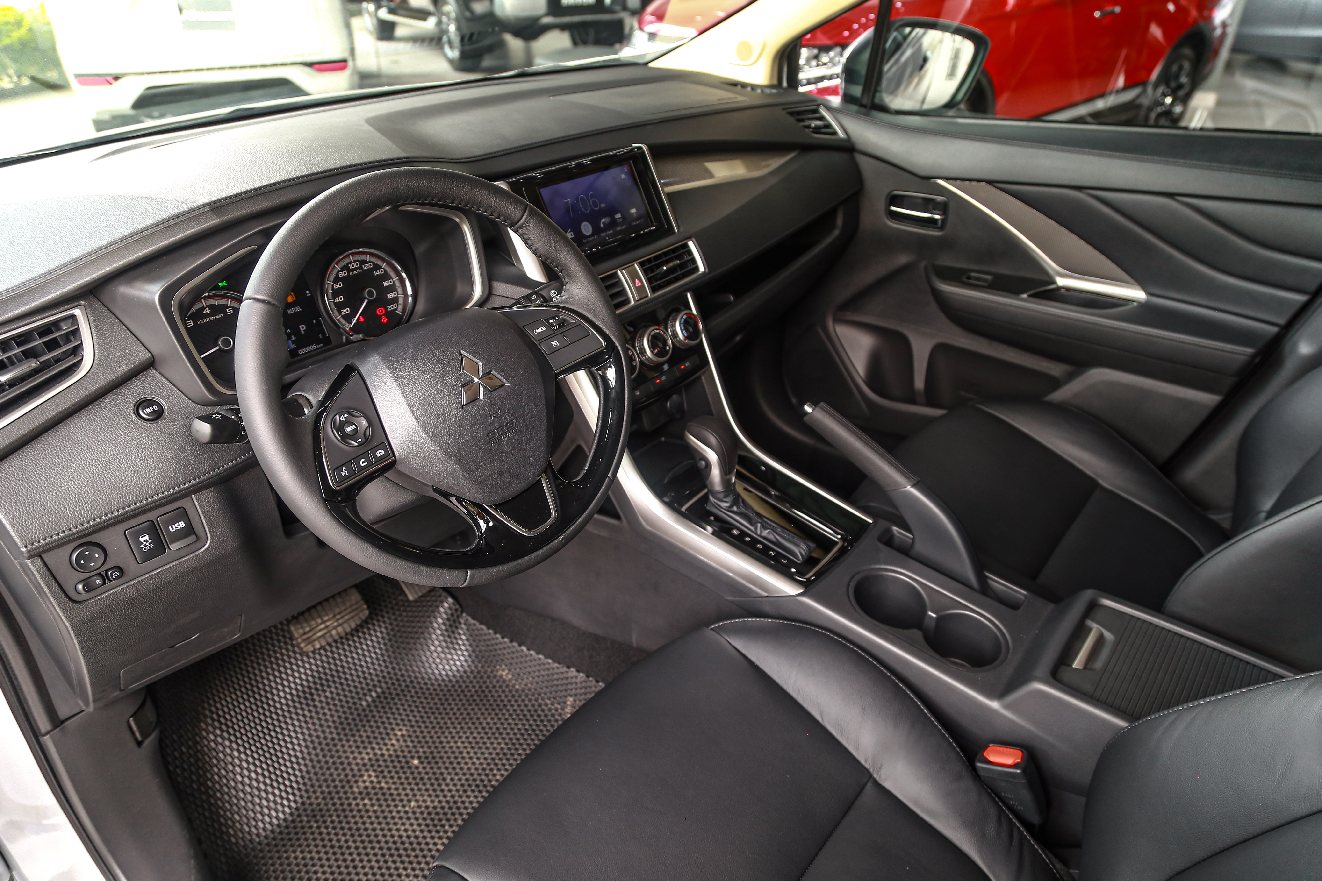 xe 7 cho uu dai truoc ba anh 4