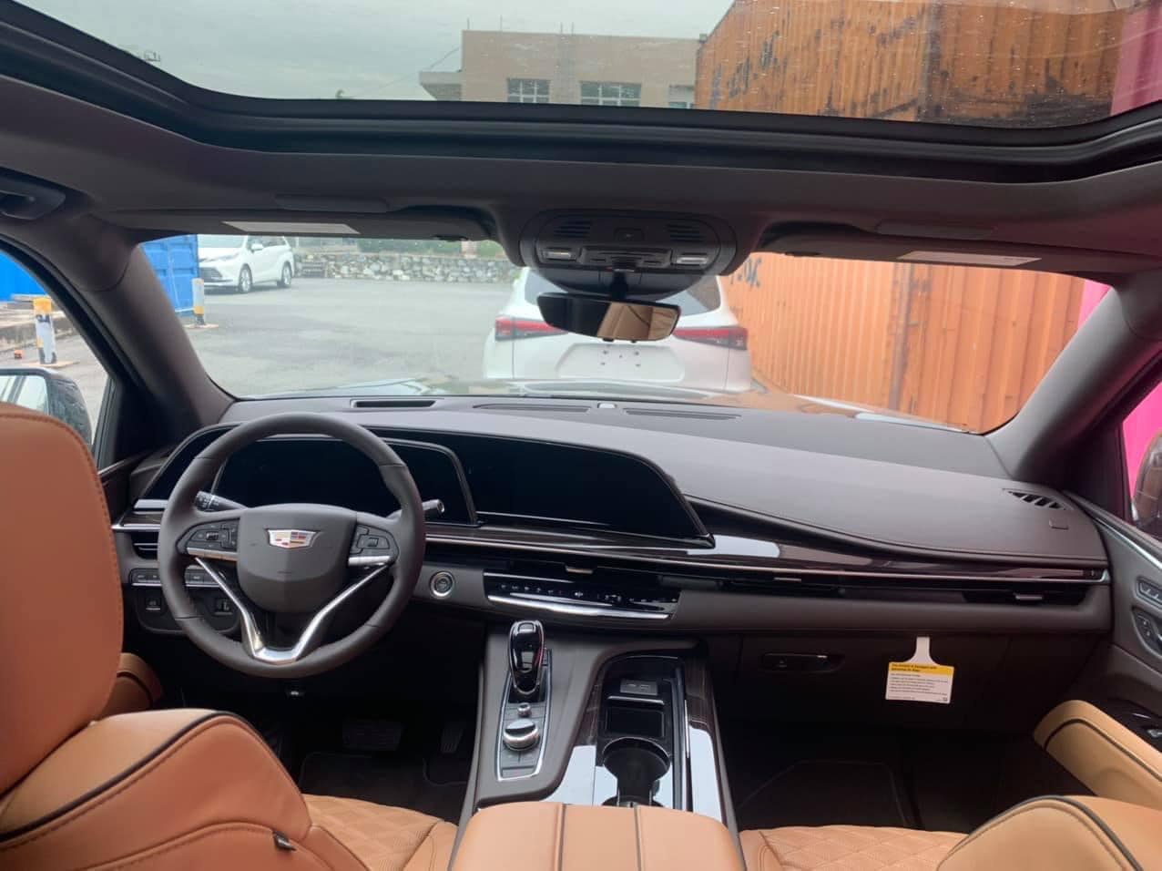 Cadillac Escalade 2021 dau tien ve Viet Nam anh 4