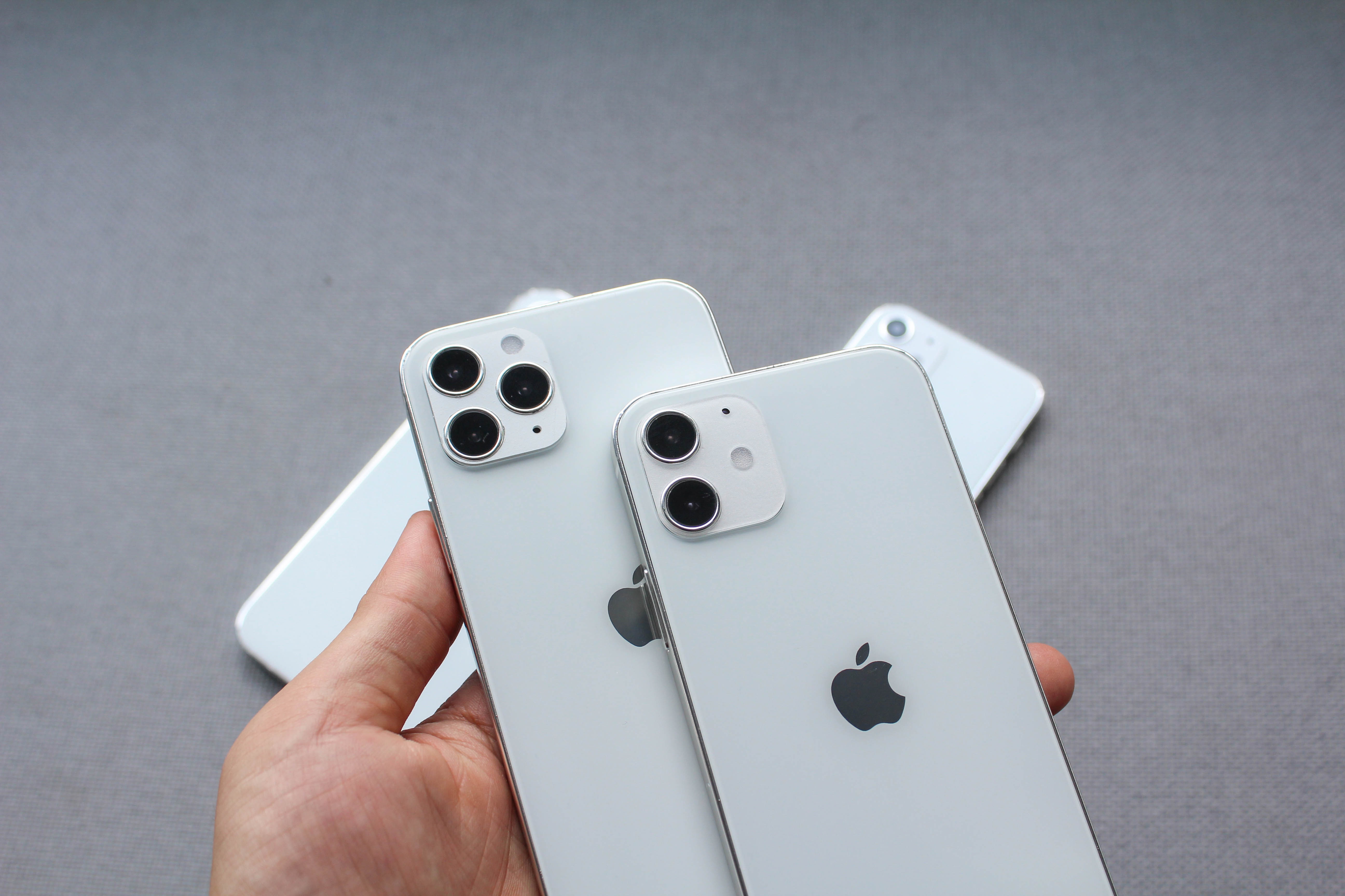 iPhone 12 chưa ra mắt đã được rao bán tại thị trường Việt Nam với giá siêu  rẻ