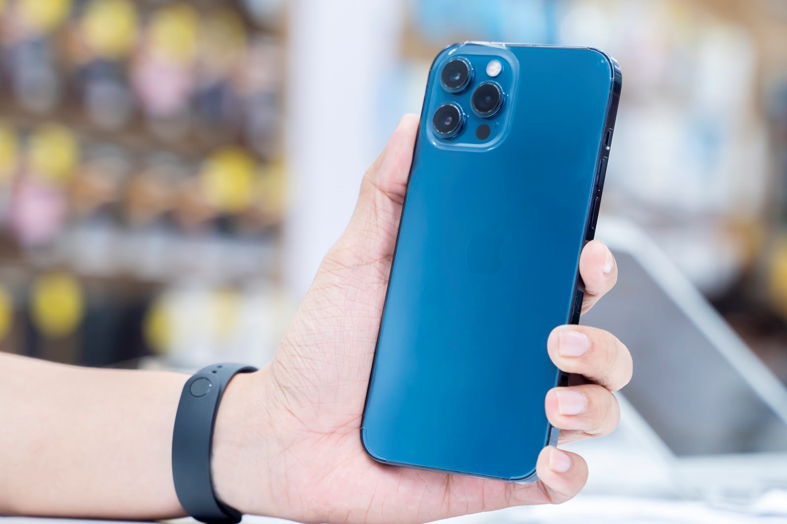 Gia iPhone 12 Pro anh 1