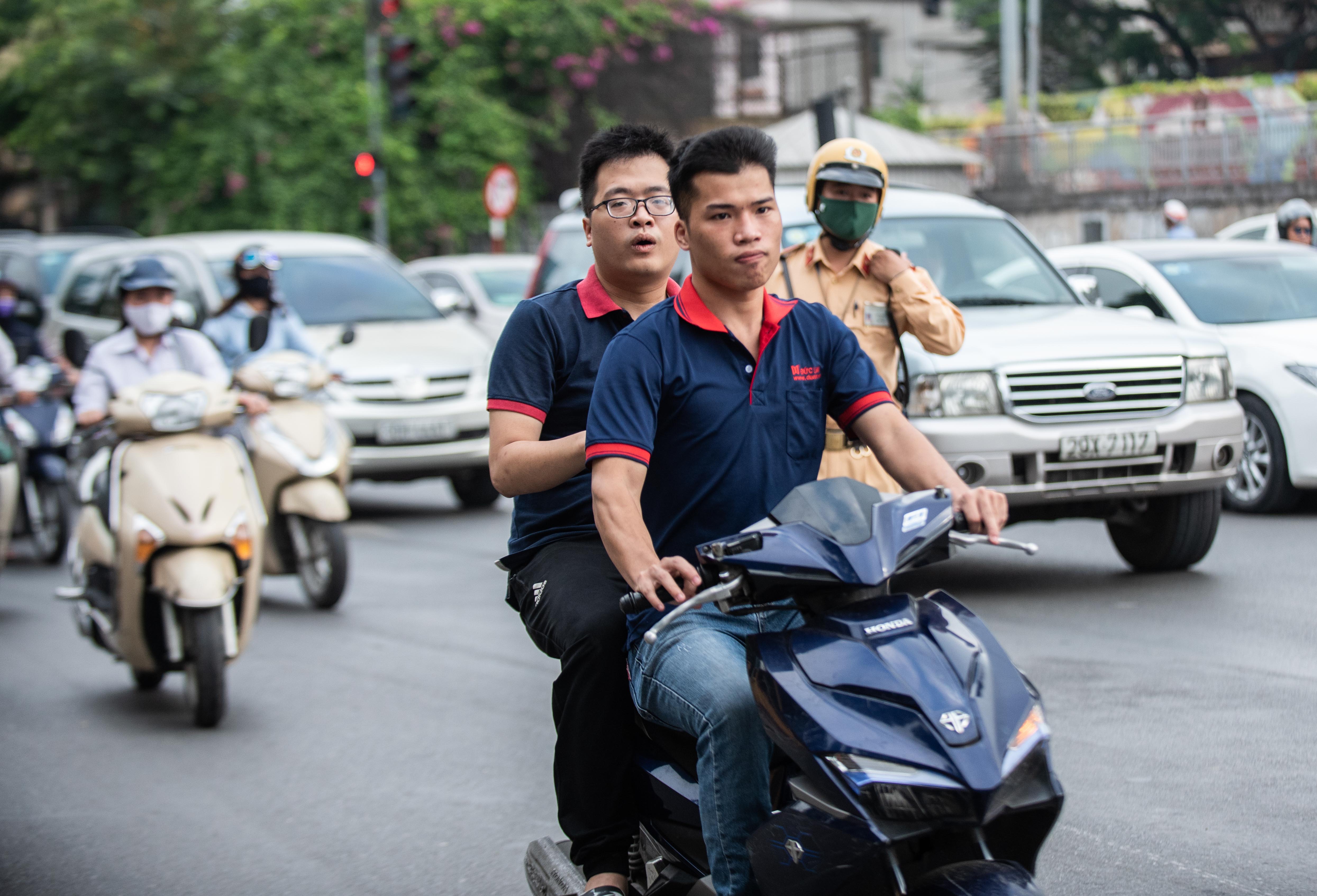 Nhung loi vi pham thuong gap cua nguoi dieu khien xe may anh 1
