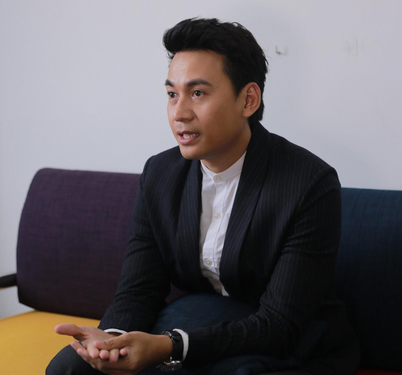 Ngoc Thuan 'Gao nep gao te' bo nghe dien, trang tay o tuoi 30 hinh anh 3