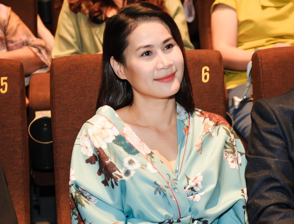 Than Thuy Ha buc xuc khi bi to giat vai anh 1