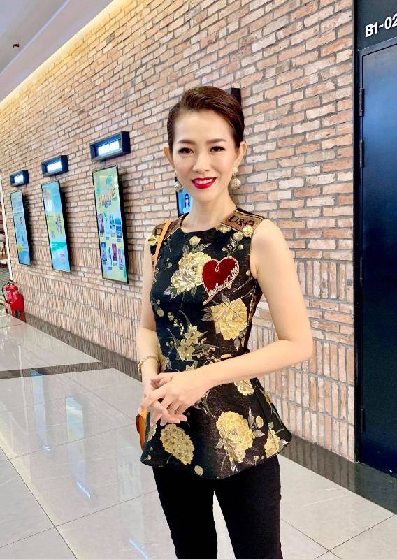 Than Thuy Ha buc xuc khi bi to giat vai anh 2