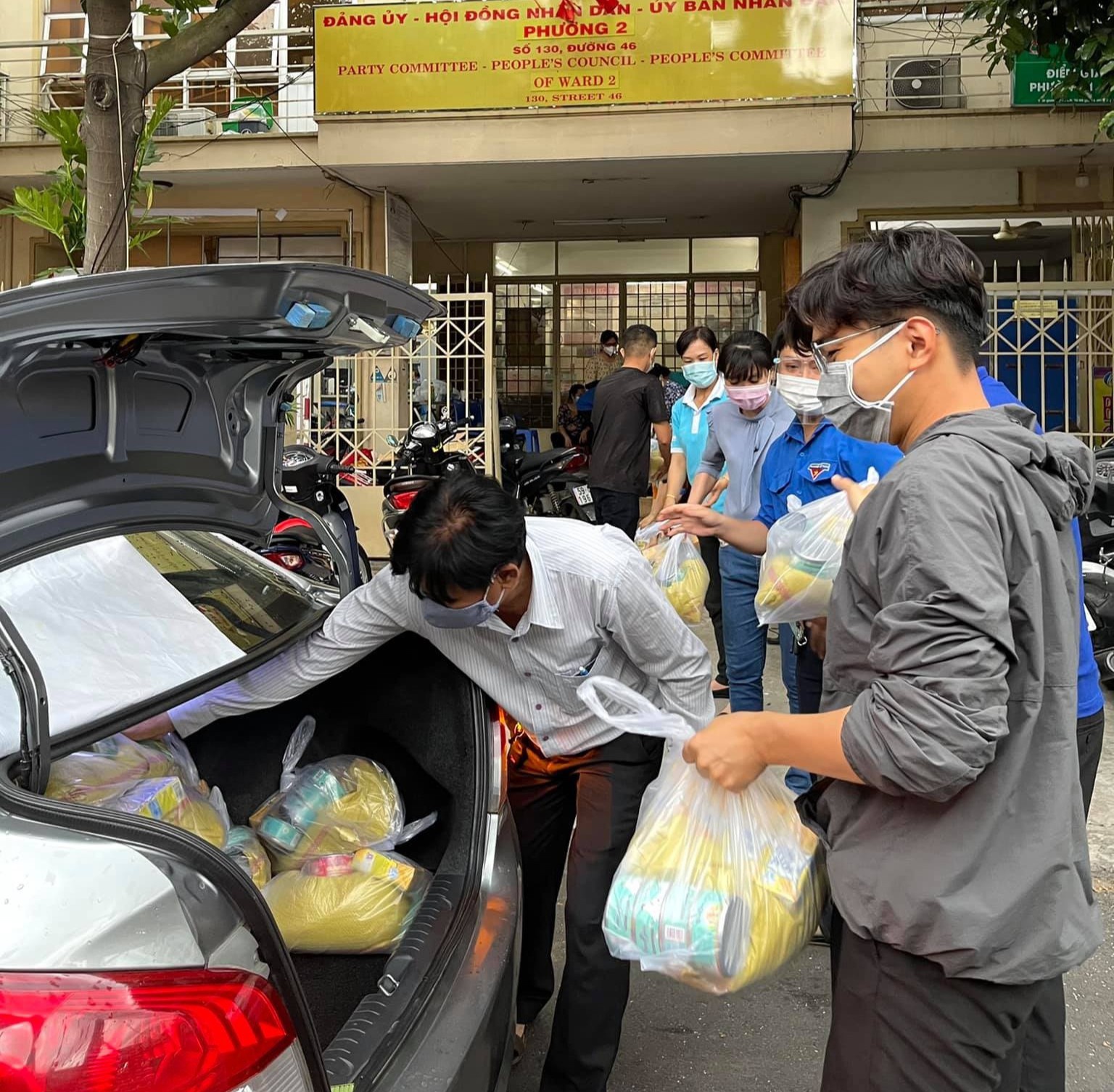 sao Viet ung ho nguoi dan TP.HCM chong dich anh 2