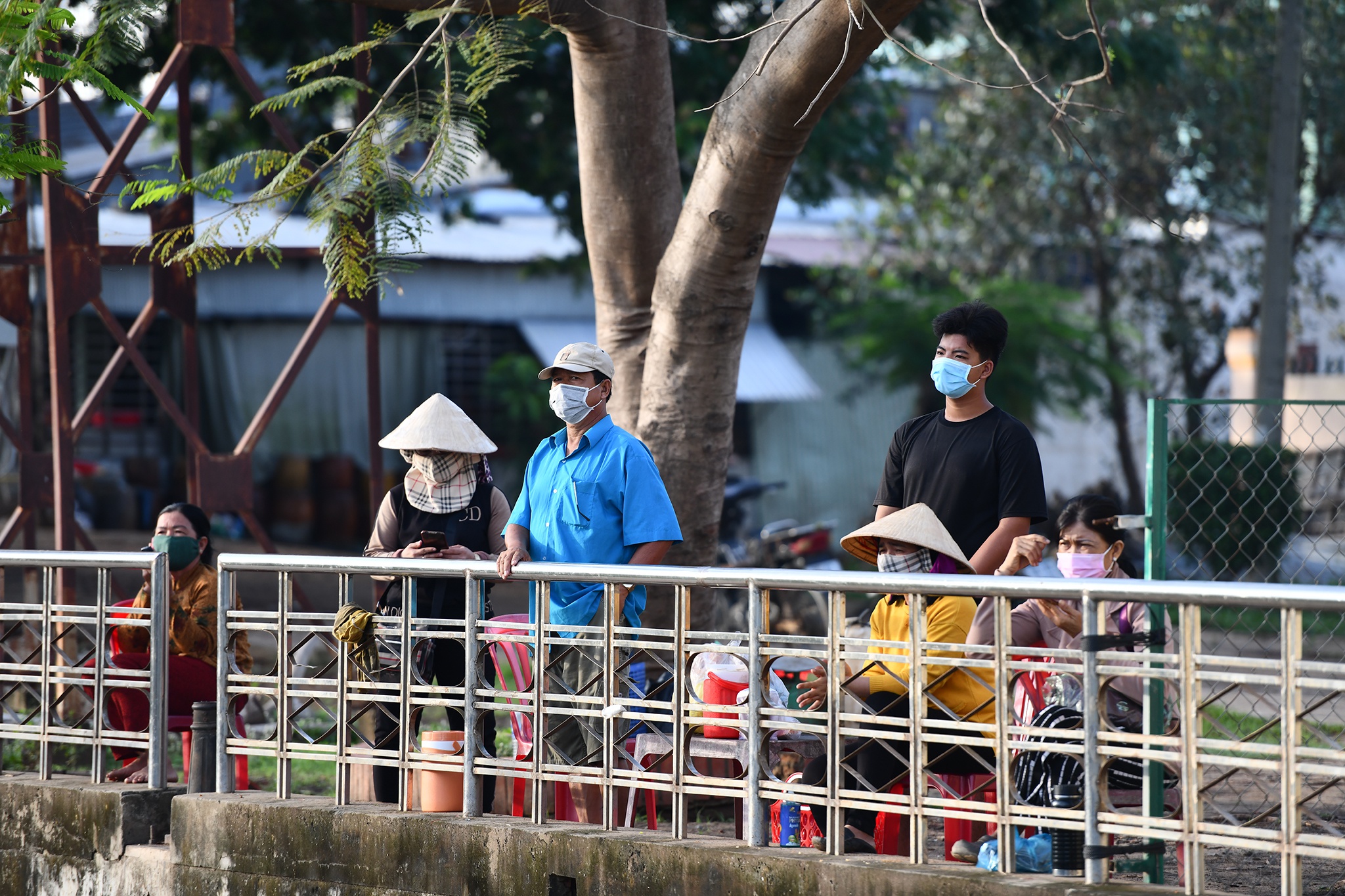 Xom bien gioi Thong Binh phong dich Covid-19 anh 4