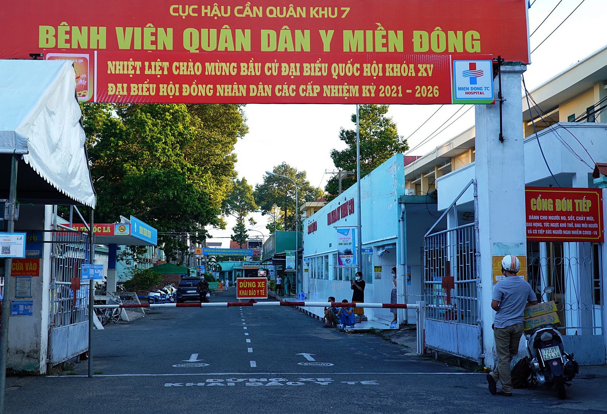 TP.HCM phong toa hang loat diem co dich Covid-19 anh 11