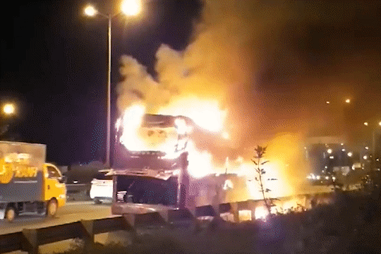 Vi sao xe giuong nam boc chay anh 3