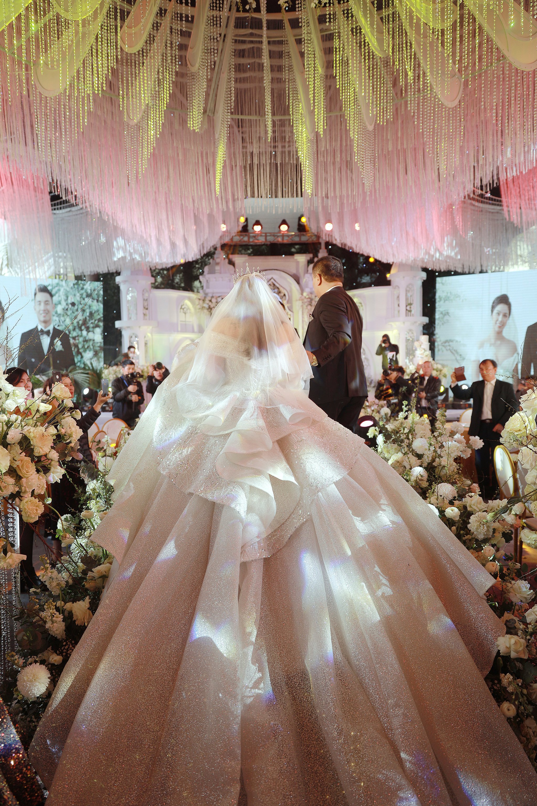 dam cuoi Bui Tien Dung anh 4