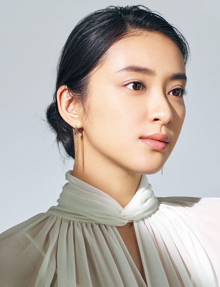 nhan sac emi takei anh 24