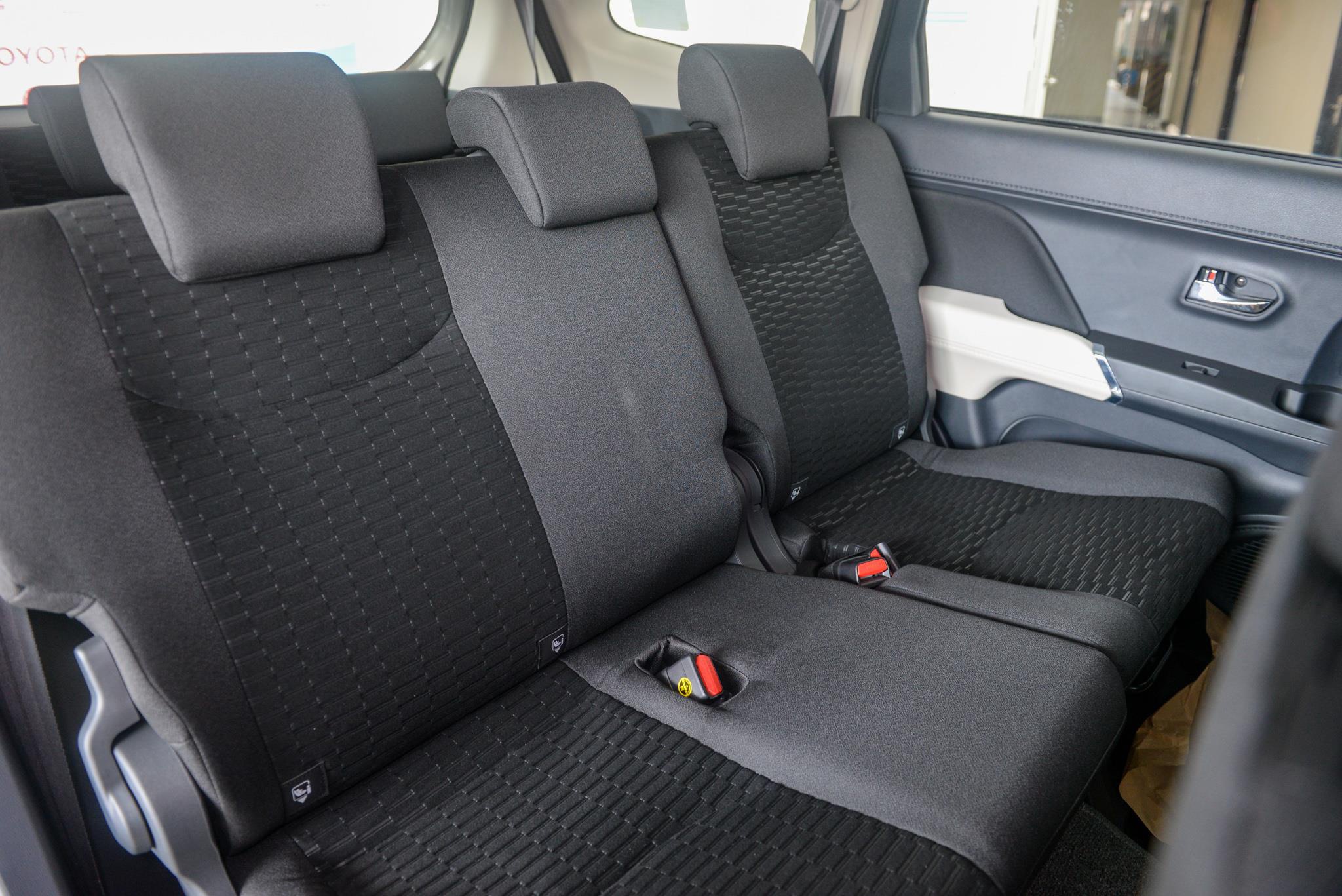 xe 7 cho gia re tiet kiem xang anh 13