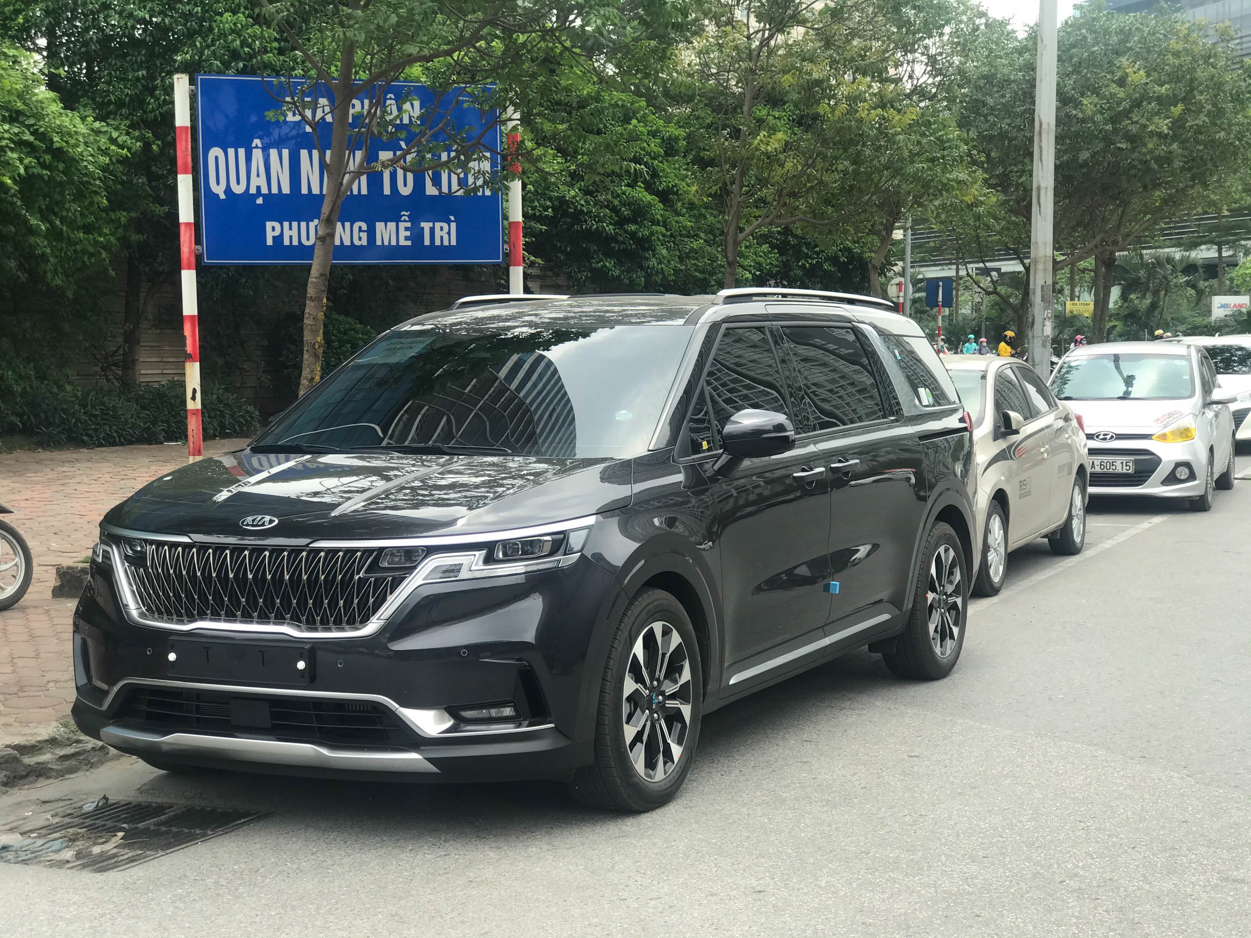 xe da dung tien ty ra mat tai Viet Nam anh 5