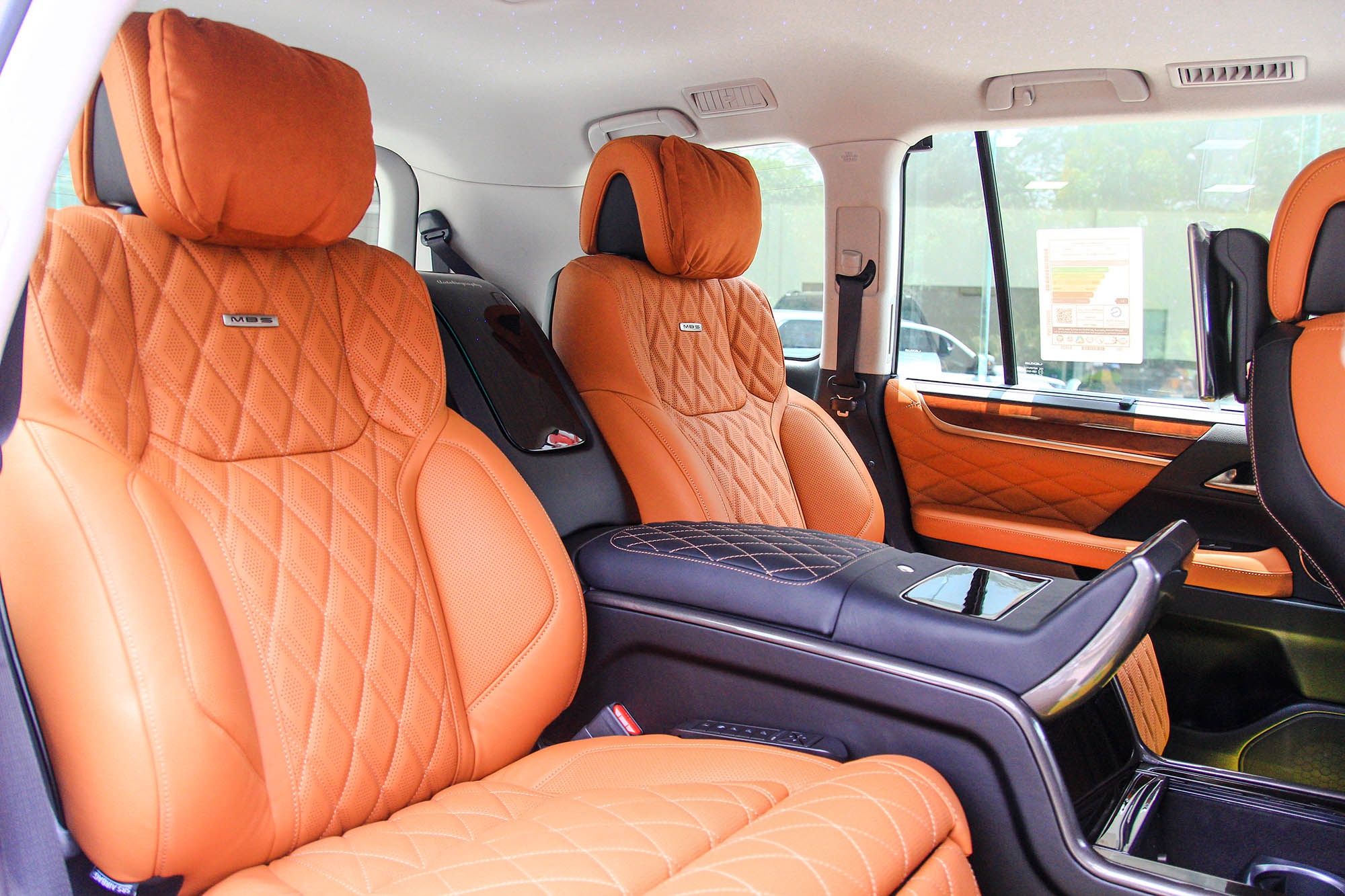 Xe sang 4 cho gia chuc ty dong anh 6