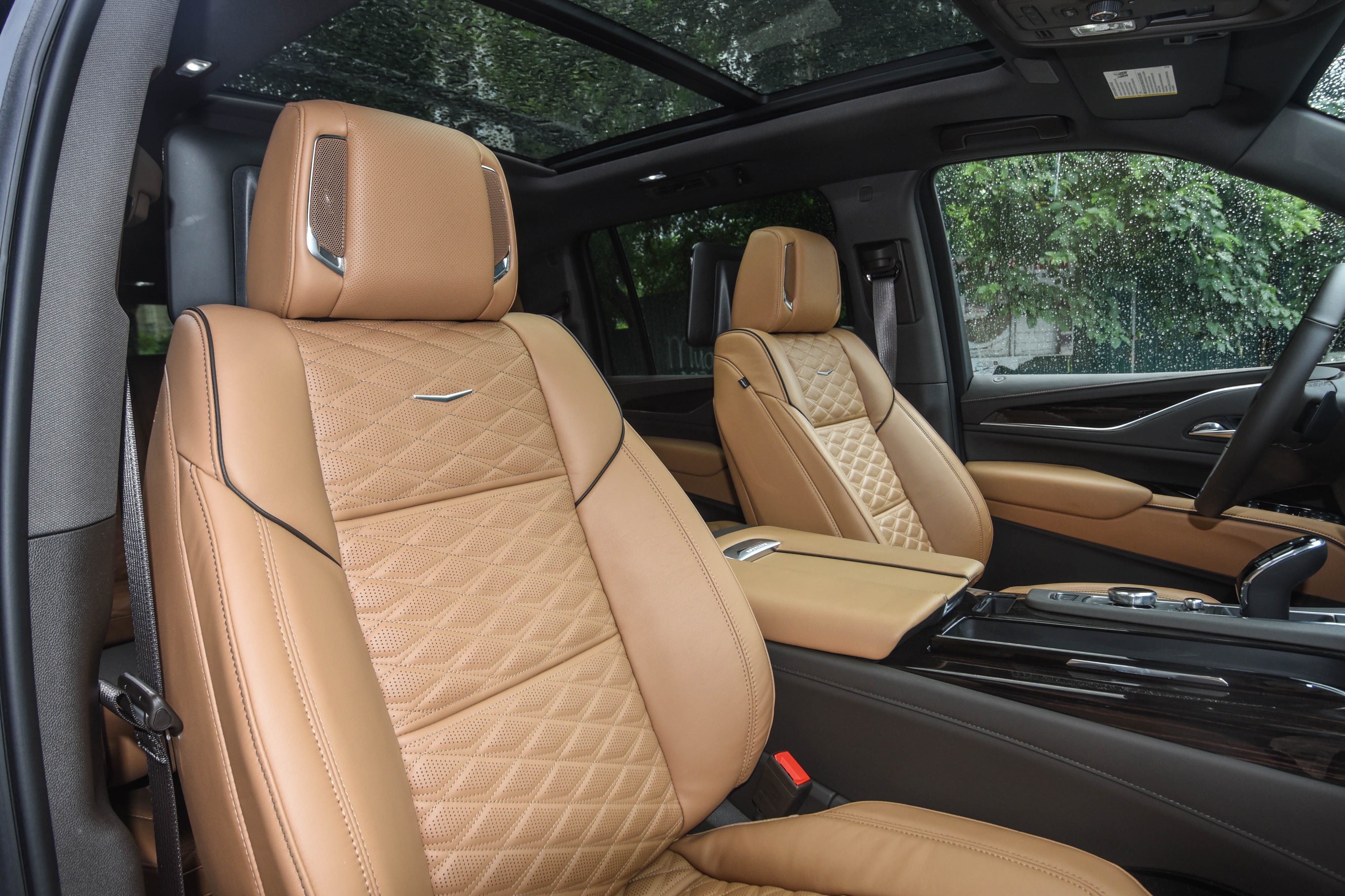 Mercedes-AMG G 36 va Cadillac Escalade 2021 anh 19