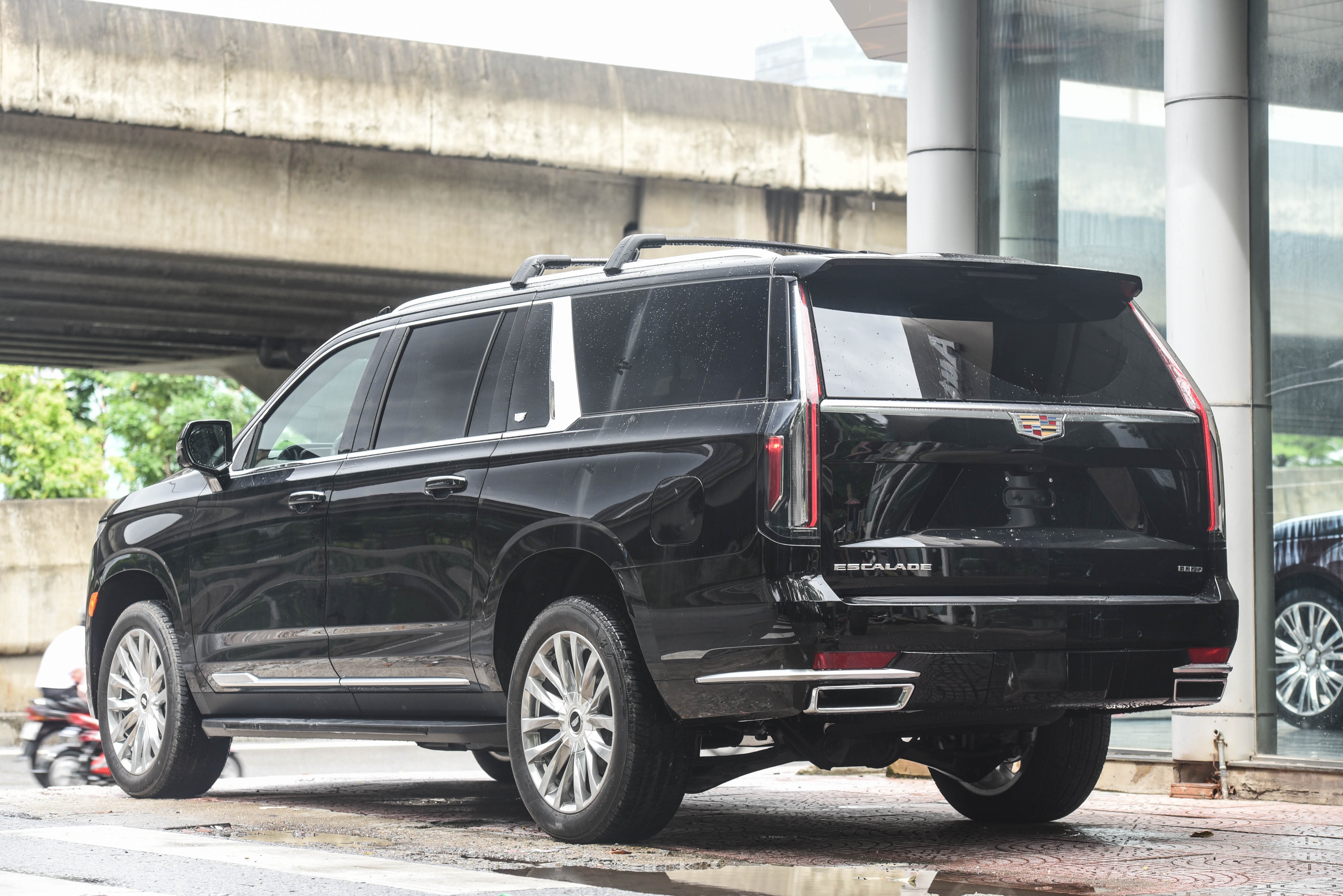 Mercedes-AMG G 36 va Cadillac Escalade 2021 anh 9