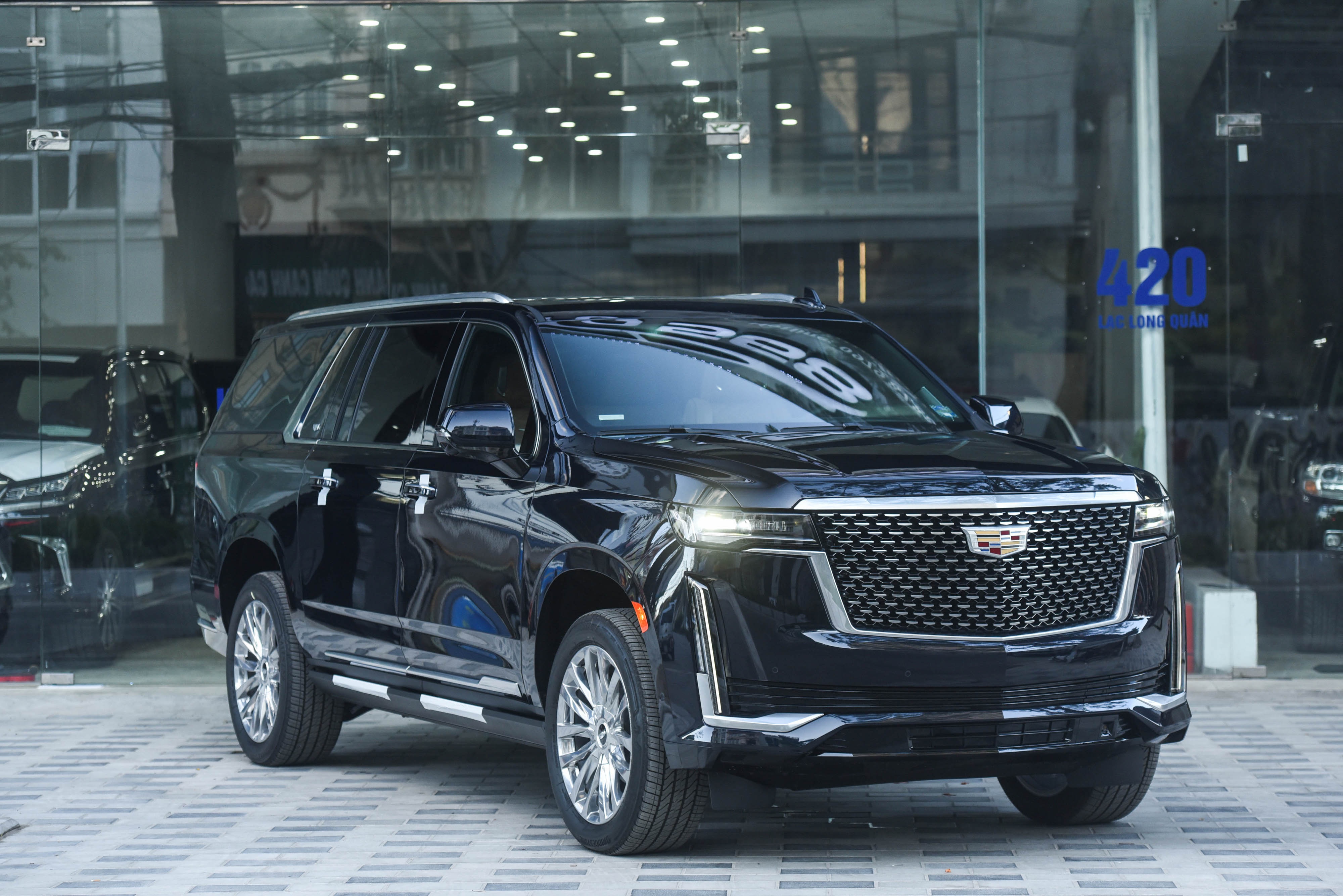 Mercedes-AMG G 36 va Cadillac Escalade 2021 anh 3