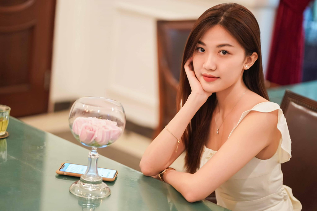 Tra tieu tam: 'Toi rung minh khi phai quay canh nong voi 2 ban dien' hinh anh 1