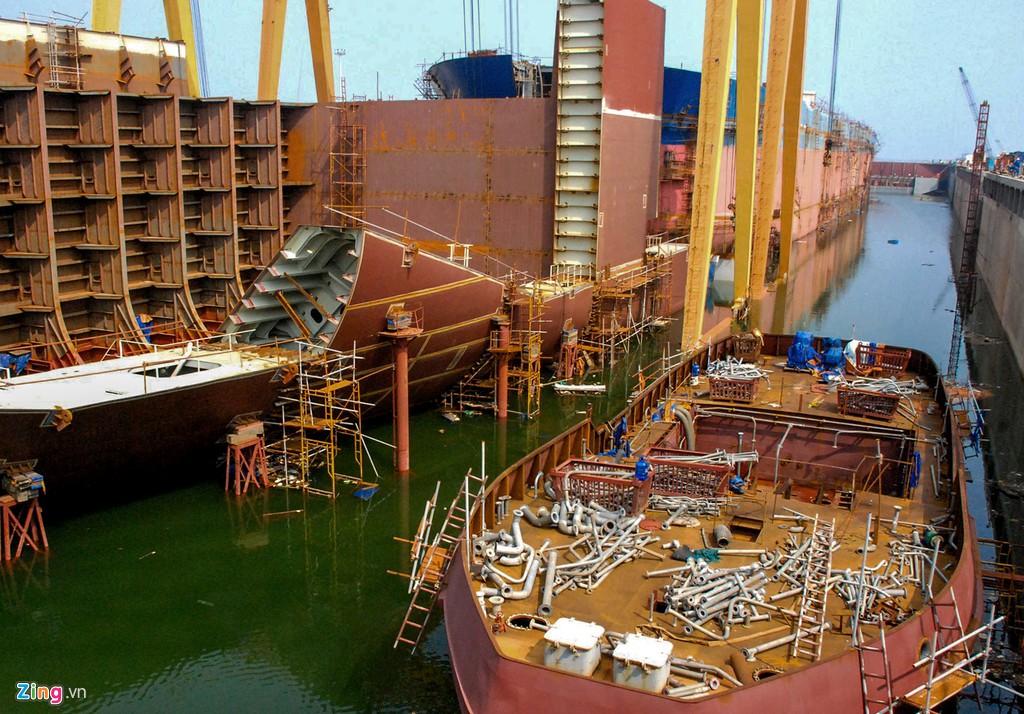 Con tau 104.000 tan 'doi von' hang chuc trieu USD o Dung Quat hinh anh 3