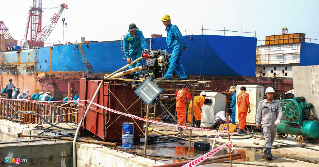 Con tau 104.000 tan 'doi von' hang chuc trieu USD o Dung Quat hinh anh 8