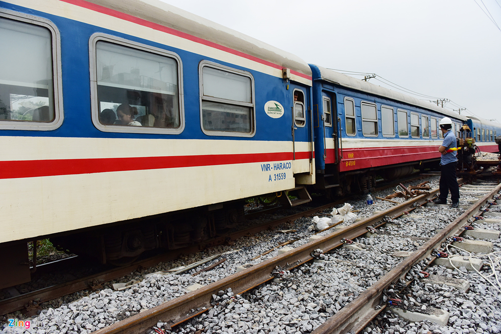 Chuyen tau cuoi bang qua cau sat Binh Loi sau hon 100 nam su dung hinh anh 2