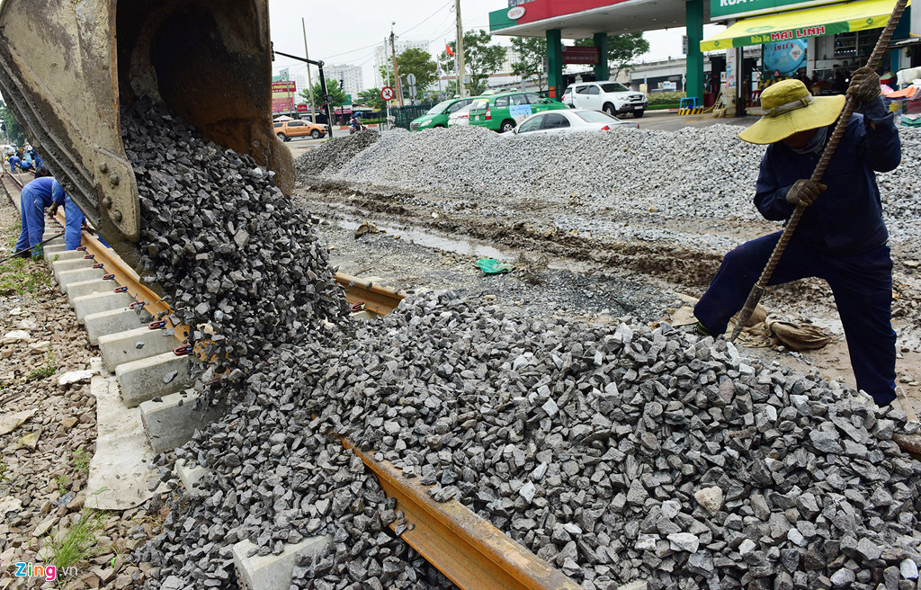 Chuyen tau cuoi bang qua cau sat Binh Loi sau hon 100 nam su dung hinh anh 6