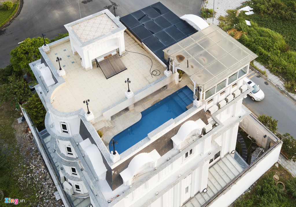 Biet thu trang le cua Ly Nha Ky ben song Sai Gon hinh anh 8