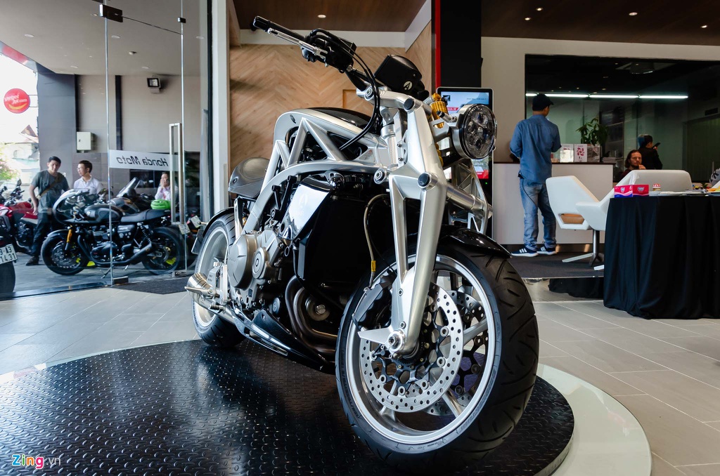 Loat moto doc quy tu tai TP.HCM tranh ngoi vuong xe do hinh anh 11 Honda_VFR1200_Ariel_Zing_31_.jpg