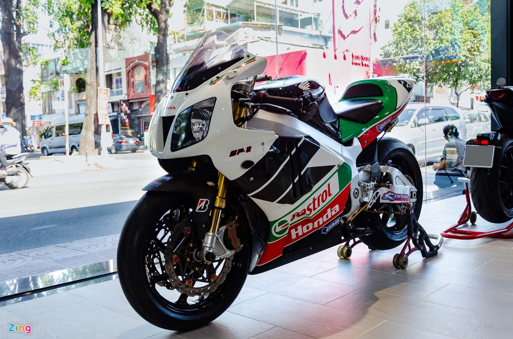 Loat moto doc quy tu tai TP.HCM tranh ngoi vuong xe do hinh anh 5 Honda_VTR1000_SP2_Zing_2_.jpg