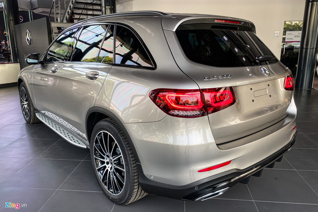 Nhung mau SUV hang sang tam gia 3 ty dong dang can nhac tai VN hinh anh 2 Mer_GLC300_8_zing.jpg