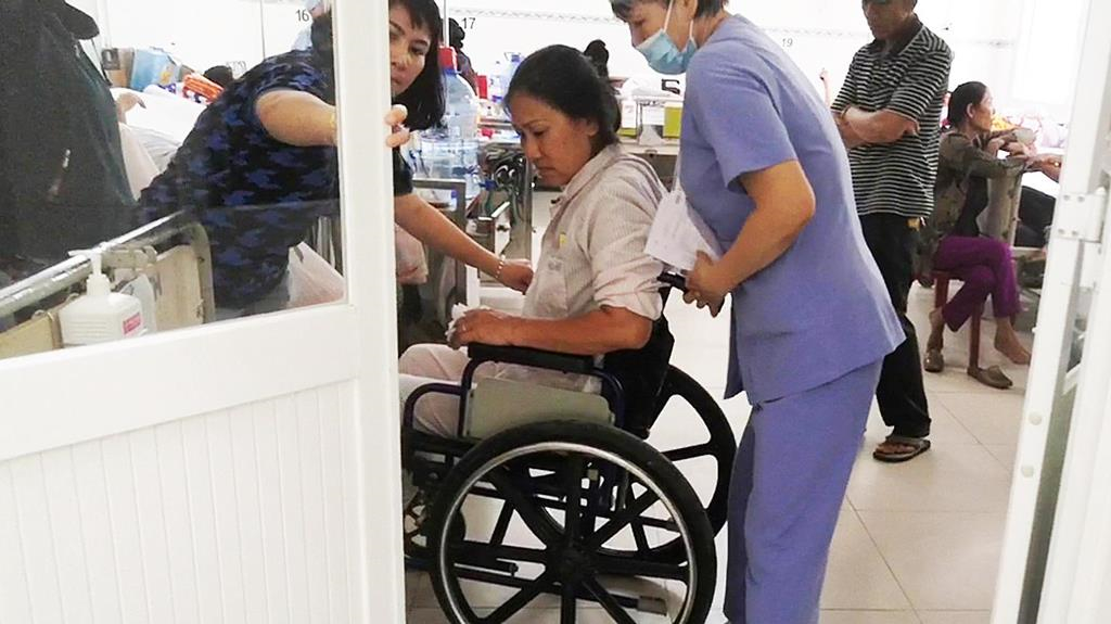 Tai xe oto noi ve ly do tong nguoi sau au da tai chung cu Gold View hinh anh 2