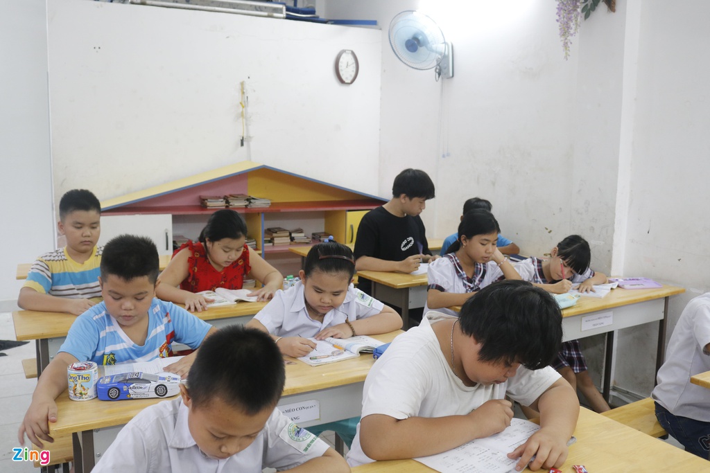 Lop hoc tinh thuong cua thay giao 9X o TP.HCM hinh anh 1 5_zing_min.JPG