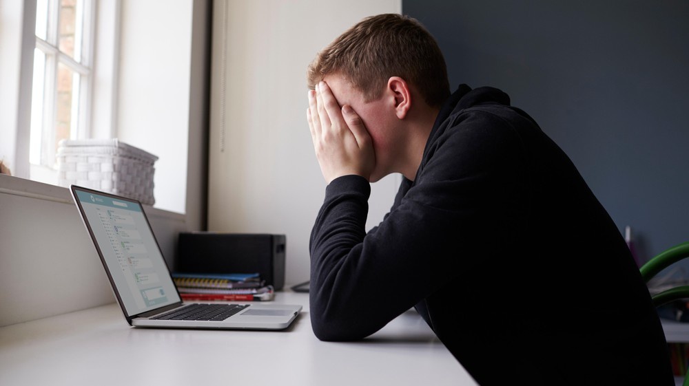 The he Zillennial hoi han vi phoi bay cuoc song ca nhan len Internet anh 2