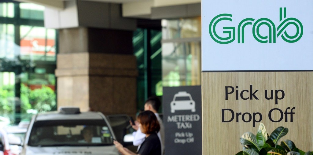 Taxi cong nghe tai san bay anh 2