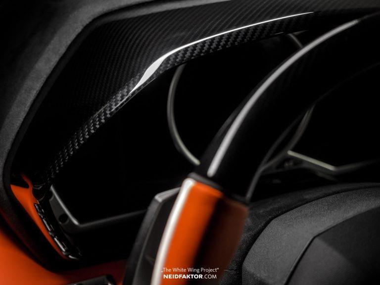 Tan trang Lamborghini Aventador Roadster, ton ngang 1 chiec oto moi hinh anh 3 