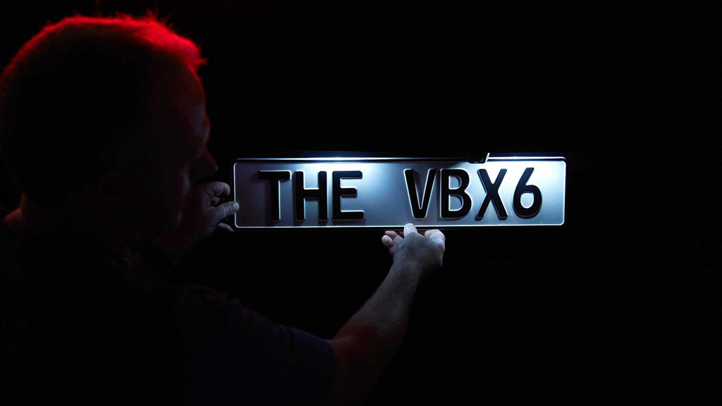 BMW X6 ban dac biet so huu mau son toi nhat the gioi hinh anh 7