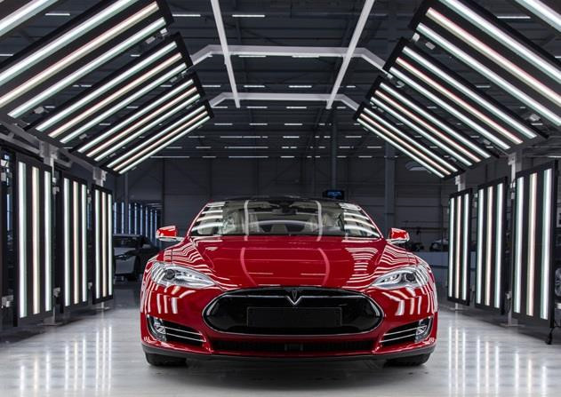 Xe dien cua Tesla 'khong co cua' o Singapore hinh anh 1