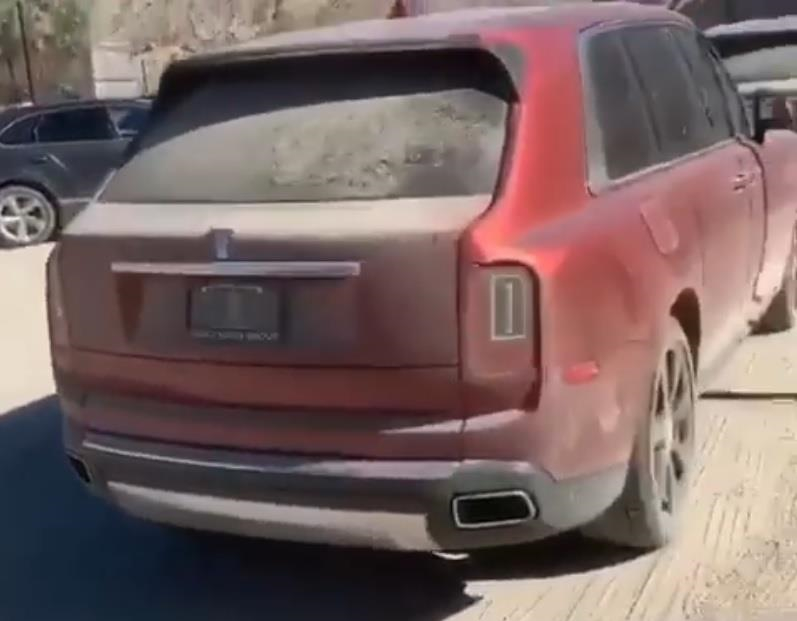 Nhieu xe sang Rolls-Royce bi bo hoang tai Dubai giau co hinh anh 2 