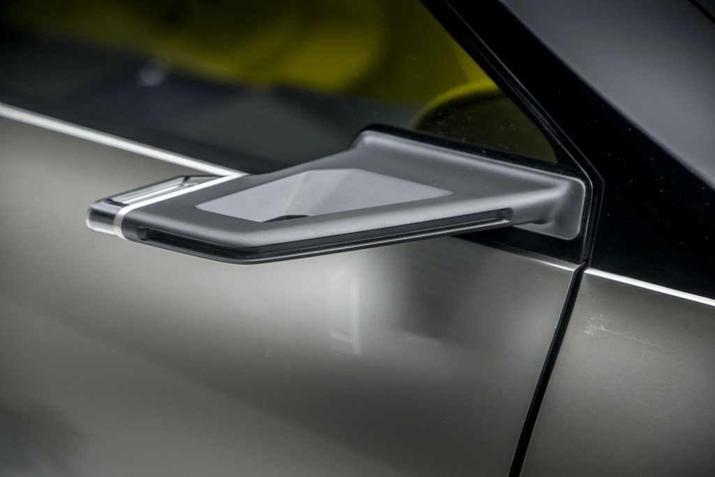 Renault gioi thieu xe tuong lai co kha nang tu bien hinh hinh anh 23 Renault_Morphoz_Concept_107.jpg