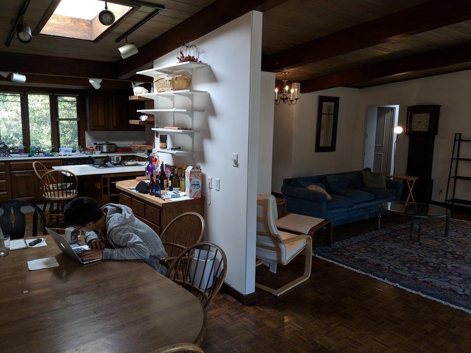 Tham quan noi Mark Zuckerberg da ‘nghi ra’ Facebook hinh anh 4