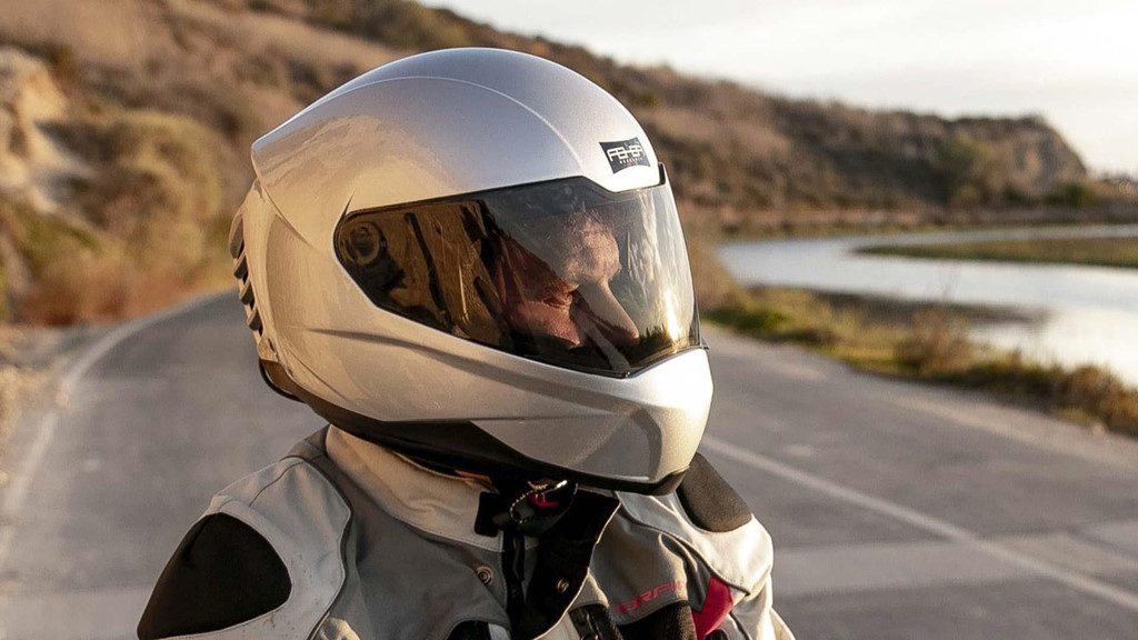 Mu bao hiem tich hop may lanh ra mat, di moto khoi lo nong dau hinh anh 6