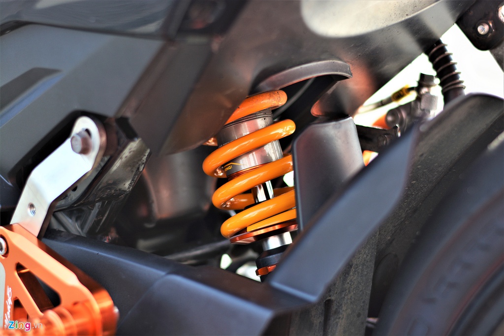 Yamaha Exciter 150 thay doi ra sao de bien thanh xe dua? hinh anh 6