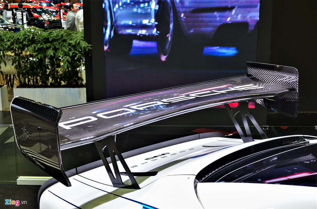 Can canh Porsche 935 phien ban ky niem - chi co 77 chiec tren toan cau hinh anh 4 7_Porsche935_zing.jpg