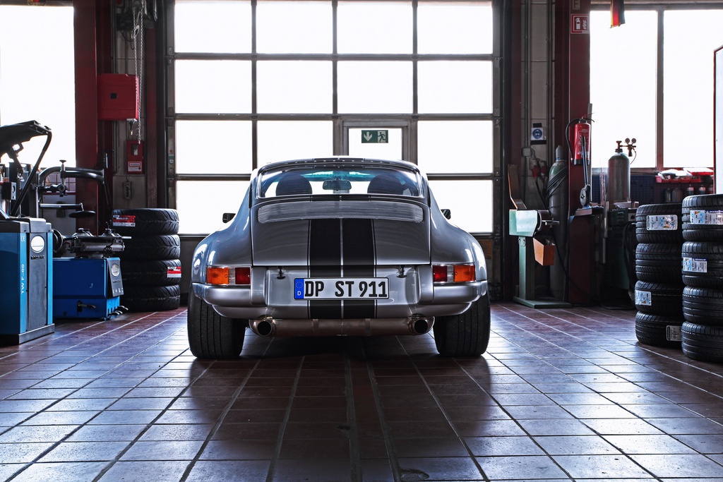 Porsche 911 doi 1985 do lai thanh xe co doi 1970 hinh anh 12 1985_porsche_911_tuning_dp_motorsports_6.jpg