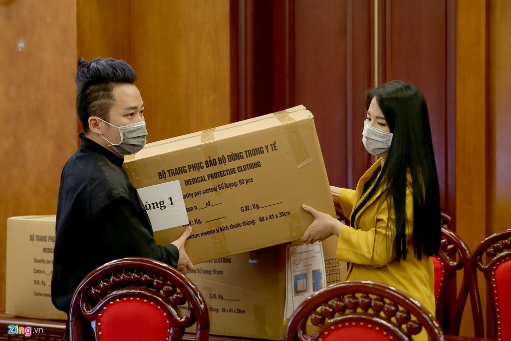 Dong Nhi keo kiet hay cai nhin nguoc doi ve nghe si? hinh anh 2 78.jpg